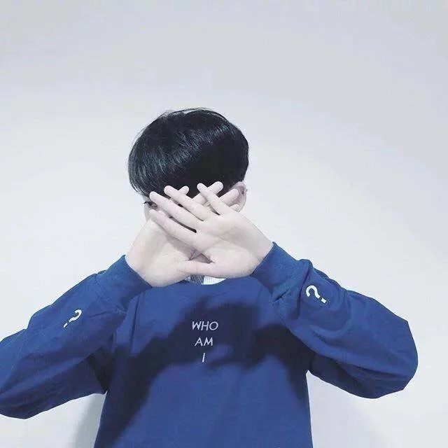 持枪少女