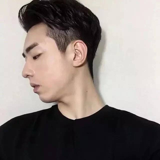 依云
