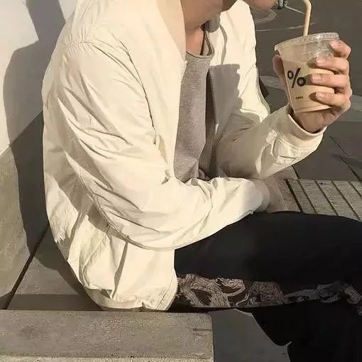 马小跳吃胡萝卜