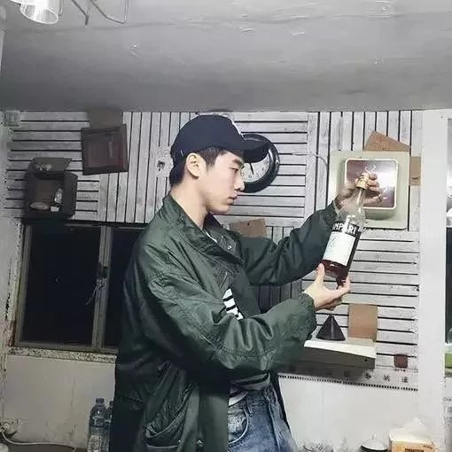 泊也