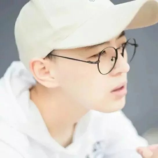 小樓昨夜又東風