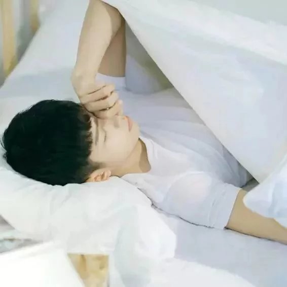 秋水无言
