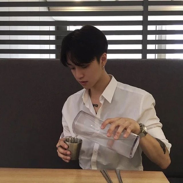 月下紫藤