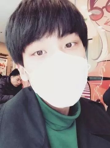 咖啡色
