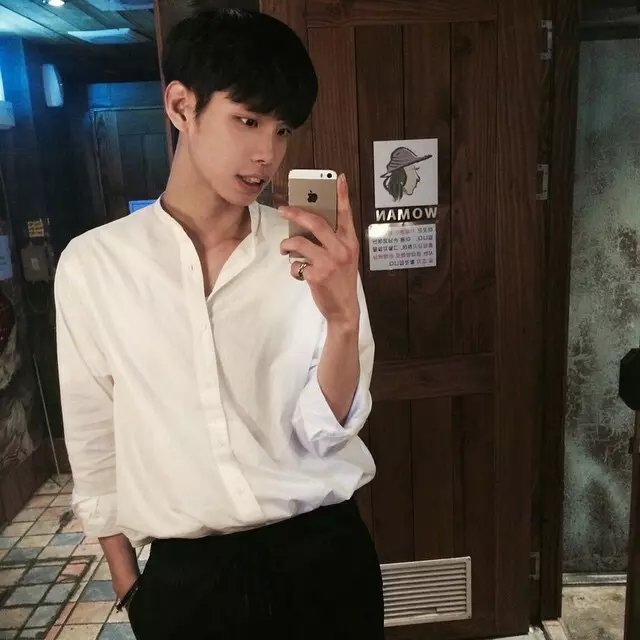 你看那背影