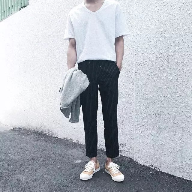 沉默。
