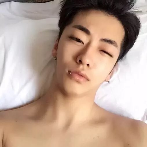 不爱睡觉的兔子